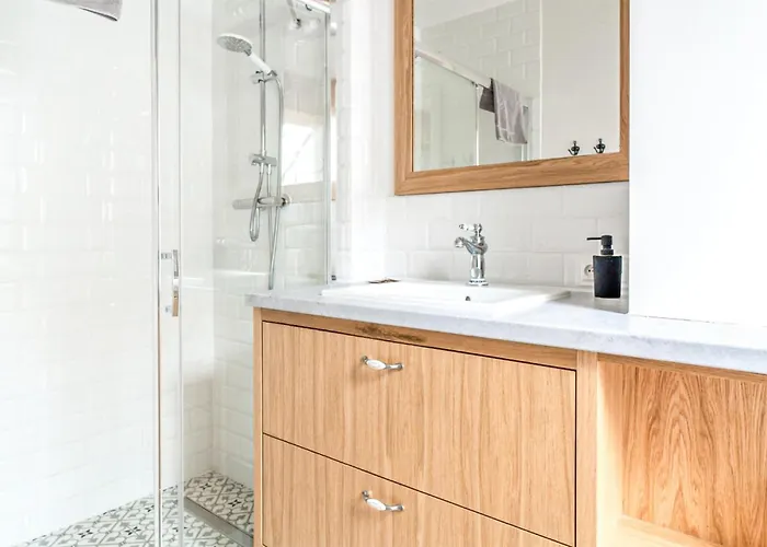 1 Bedroom Stunning In Woryty Hébergement de vacances *